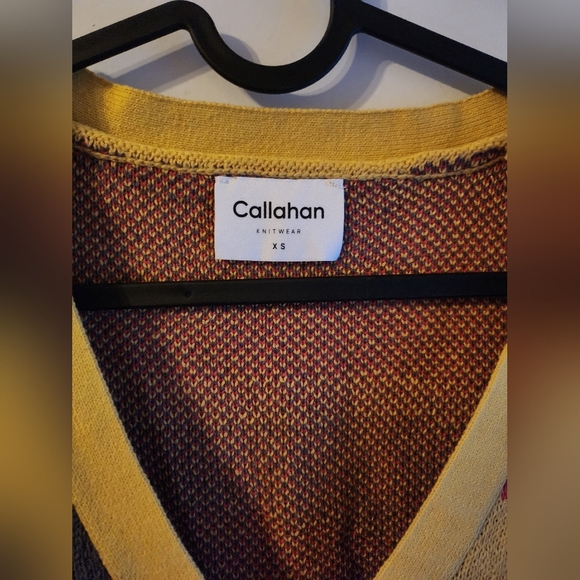 NWT Callahan Ariel Cropped Sushine 3 Button CaRdigan In Size XS will fit Small - Picture 5 of 8